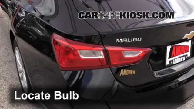 2016 Chevrolet Malibu LT 1.5L 4 Cyl. Turbo Éclairage Feu clignotant arrière (remplacer l'ampoule)